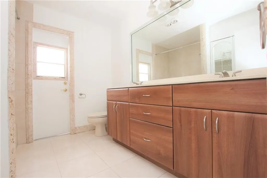 1122 NW 82nd Avenue Coral Springs FL 33071