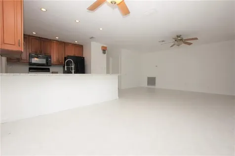 1122 NW 82nd Avenue Coral Springs FL 33071