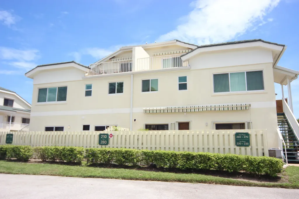 270 Bella Vista Court N Jupiter FL 33477