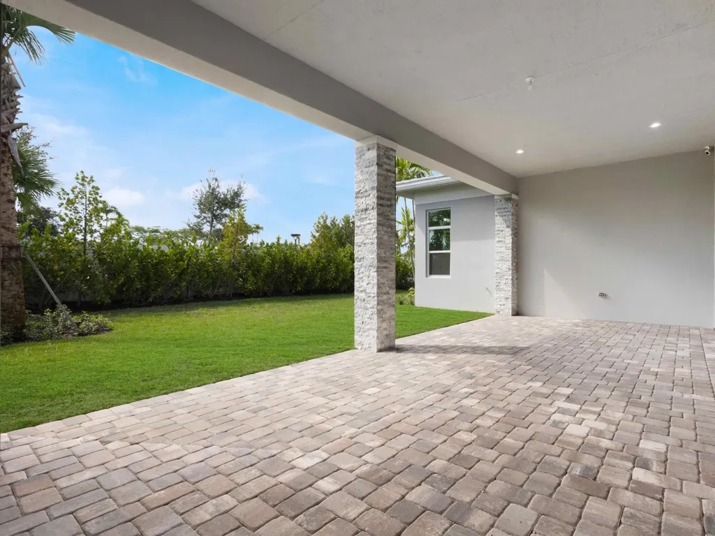 9124 S Coral Isle Circle S Palm Beach Gardens FL 33412