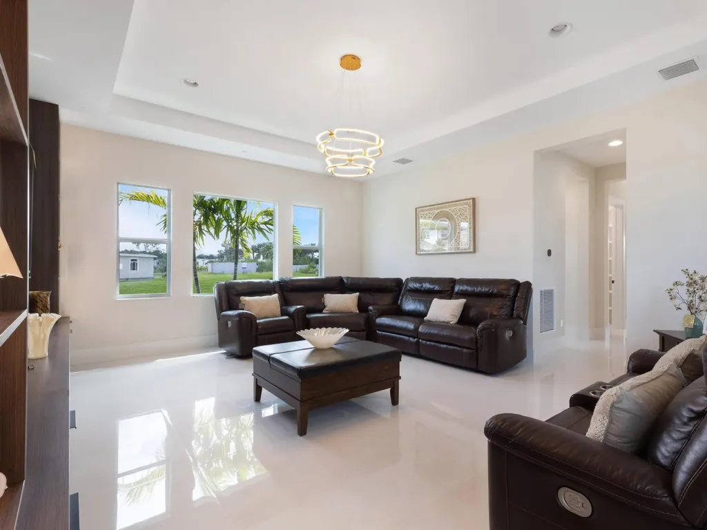 9124 S Coral Isle Circle S Palm Beach Gardens FL 33412