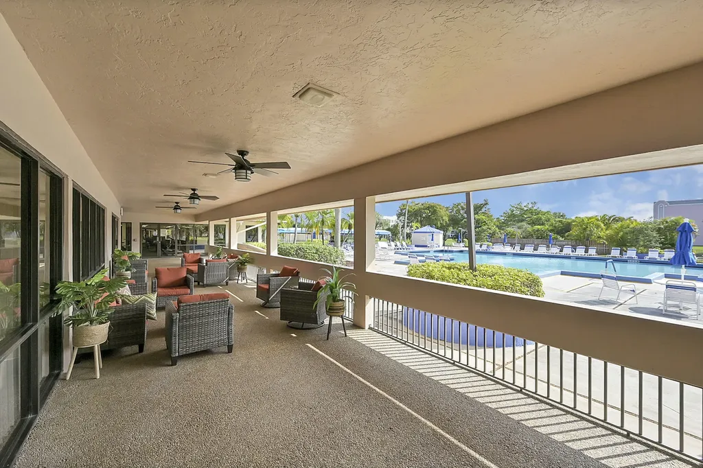 2503 N Nob Hill Road Sunrise FL 33322