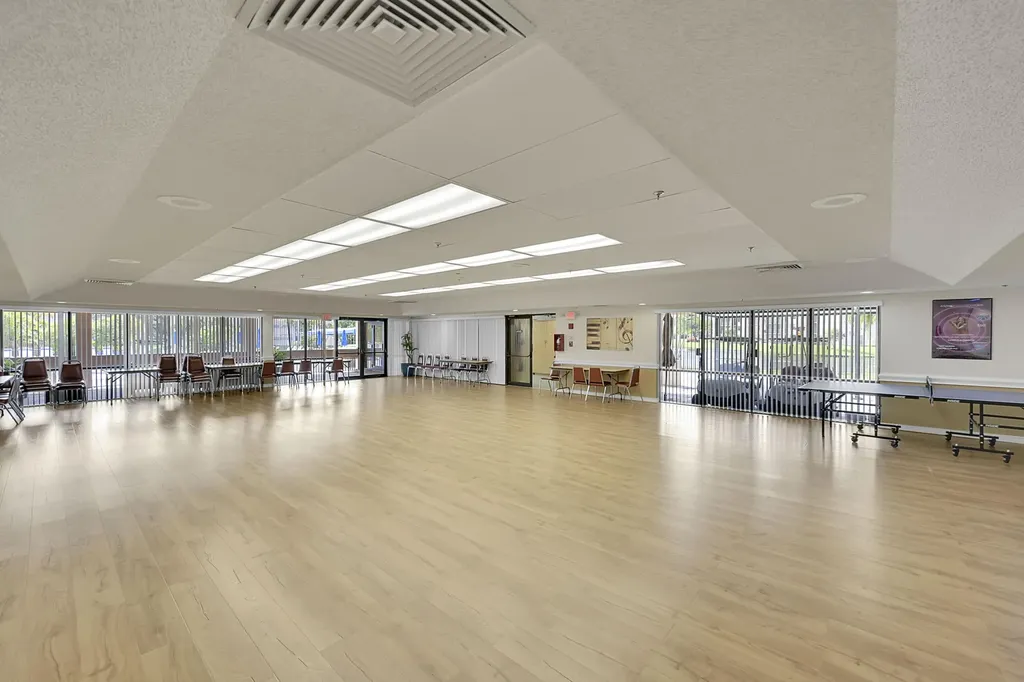 2503 N Nob Hill Road Sunrise FL 33322