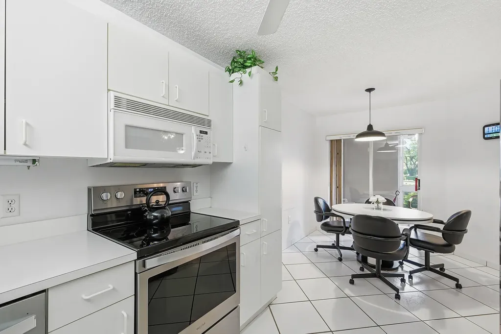 2503 N Nob Hill Road Sunrise FL 33322