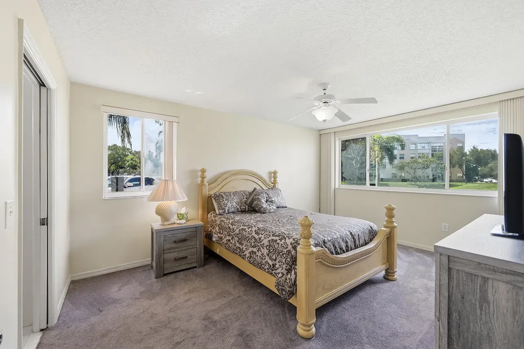 2503 N Nob Hill Road Sunrise FL 33322