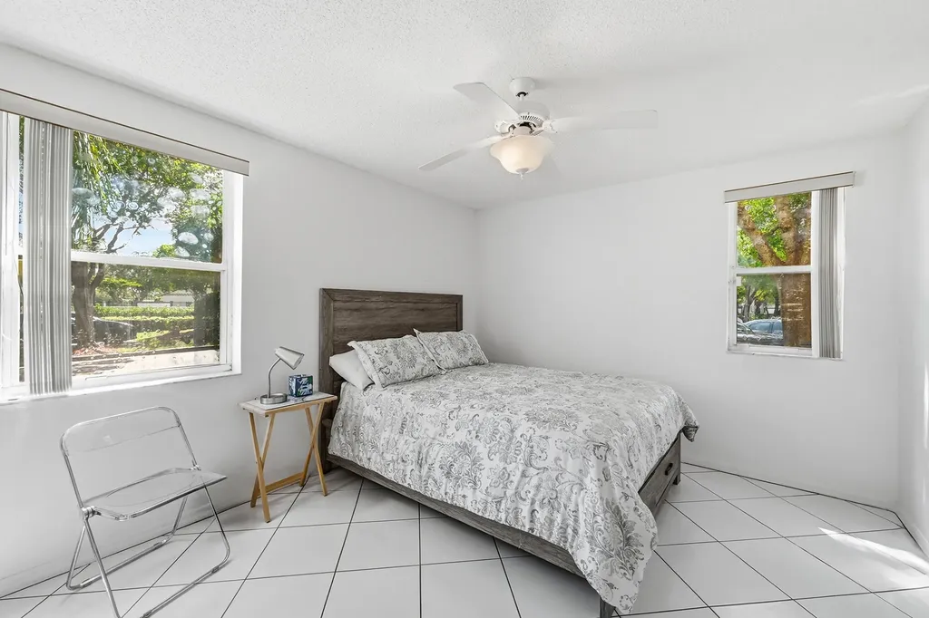 2503 N Nob Hill Road Sunrise FL 33322