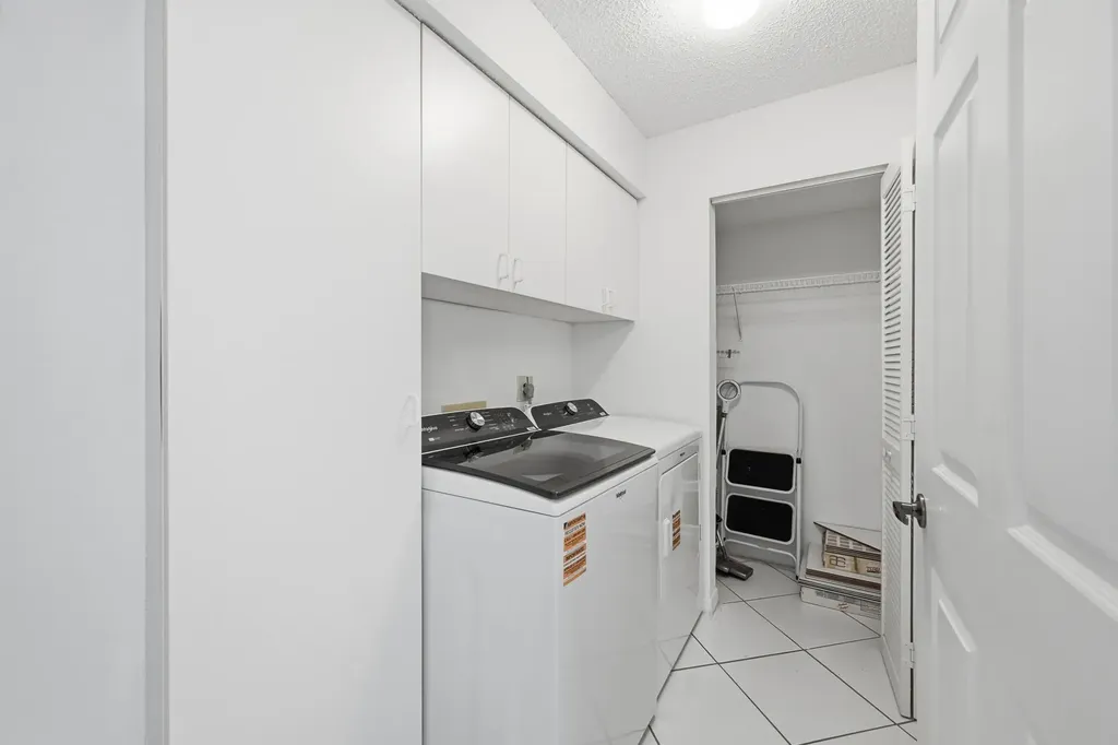 2503 N Nob Hill Road Sunrise FL 33322