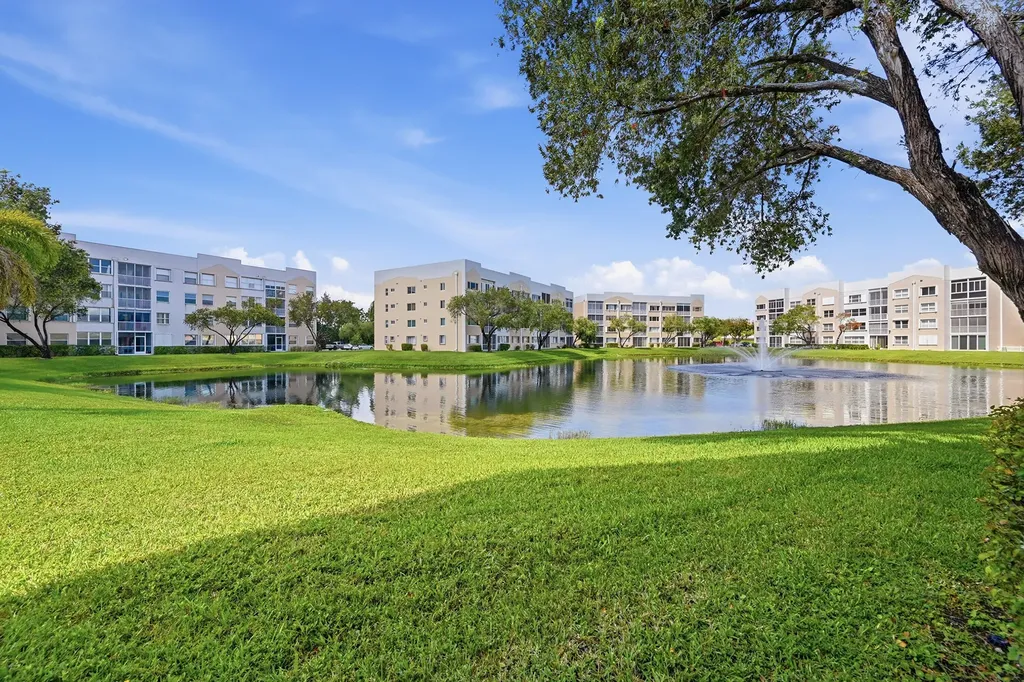 2503 N Nob Hill Road Sunrise FL 33322