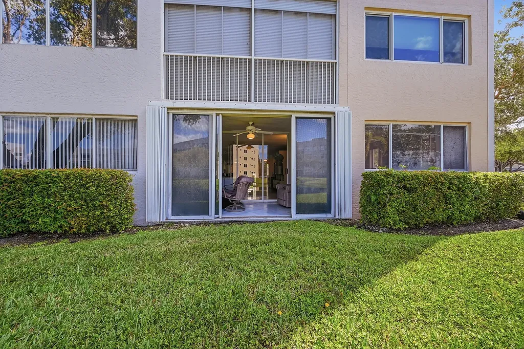 2503 N Nob Hill Road Sunrise FL 33322