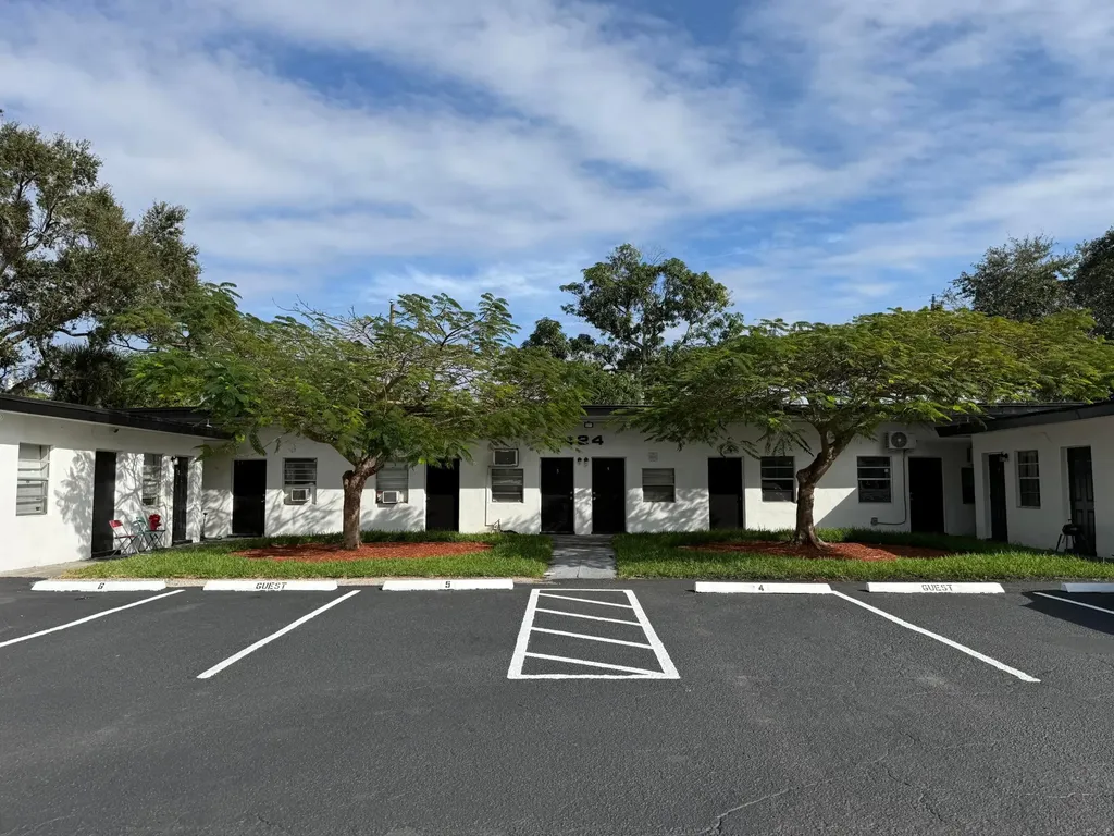 424 NW 15th Terrace Fort Lauderdale FL 33311