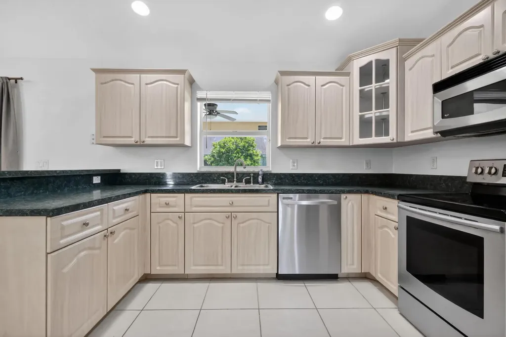 780 Orchid Drive Royal Palm Beach FL 33411