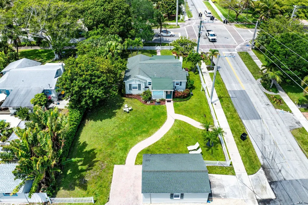 145 N Swinton Avenue Delray Beach FL 33444