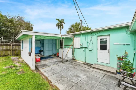 522 Jackson Avenue Greenacres FL 33463