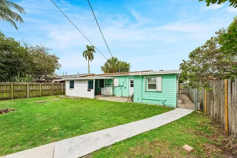 522 Jackson Avenue Greenacres FL 33463
