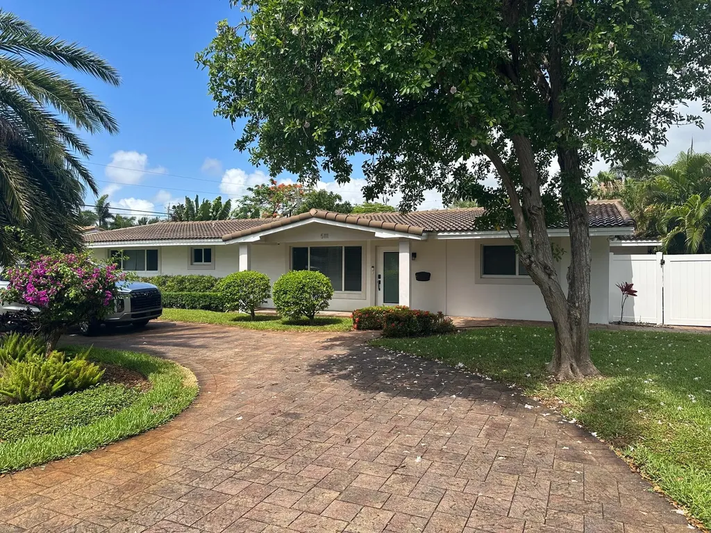 5111 NE 27th Terrace NE Lighthouse Point FL 33064