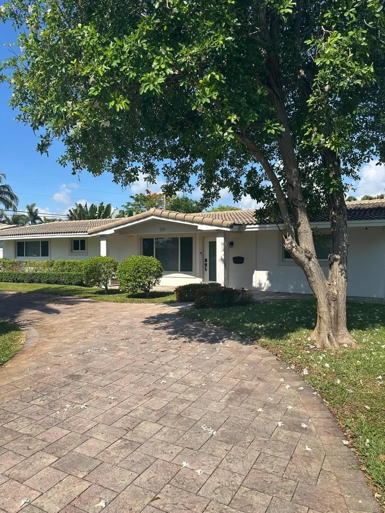 5111 NE 27th Terrace NE Lighthouse Point FL 33064