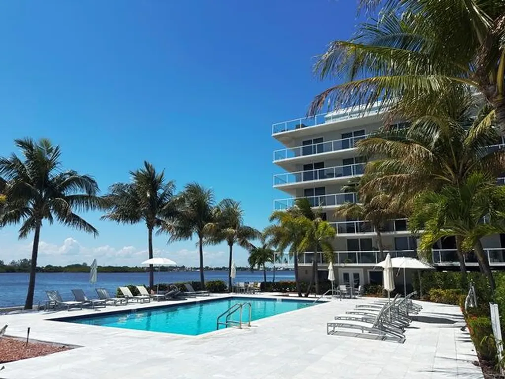 2560 S Ocean Boulevard Palm Beach FL 33480