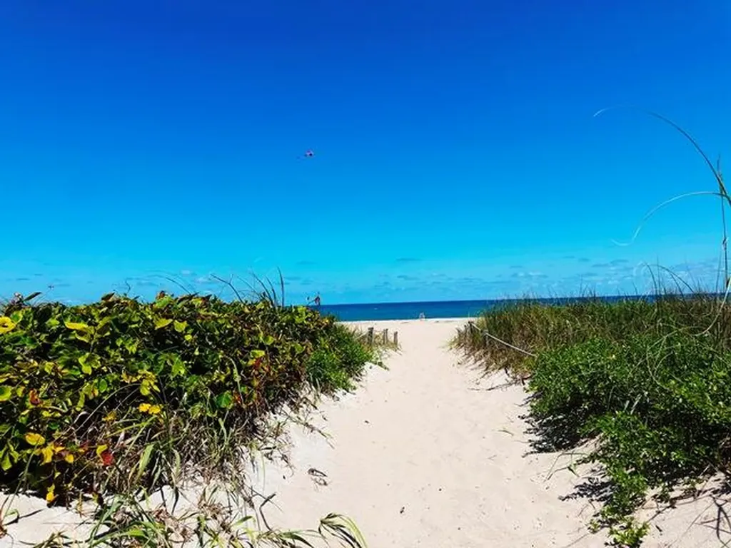 2560 S Ocean Boulevard Palm Beach FL 33480