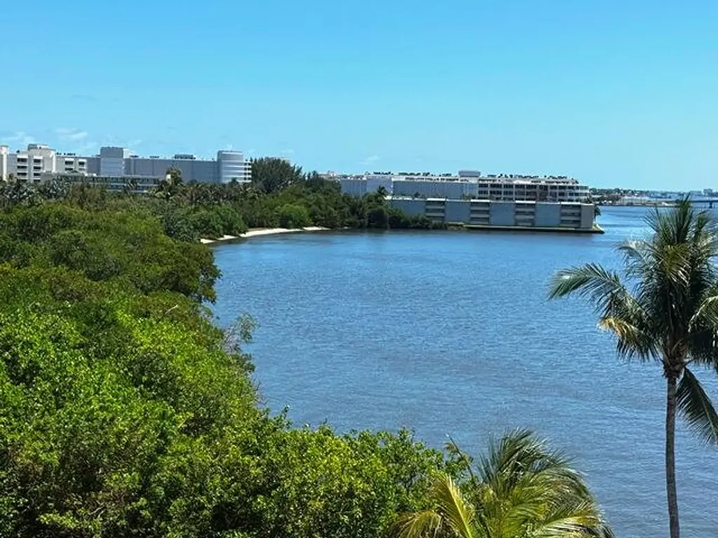 2560 S Ocean Boulevard Palm Beach FL 33480