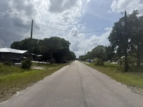 7555 NW 82nd Court Okeechobee FL 34972