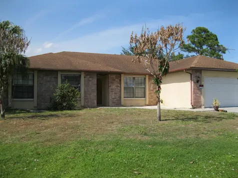 2291 SW Jay Avenue Port St Lucie FL 34953