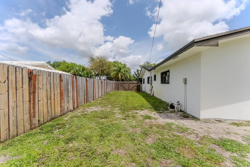 7520 NW 8th Court Plantation FL 33317