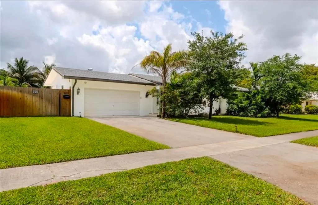 7520 NW 8th Court Plantation FL 33317