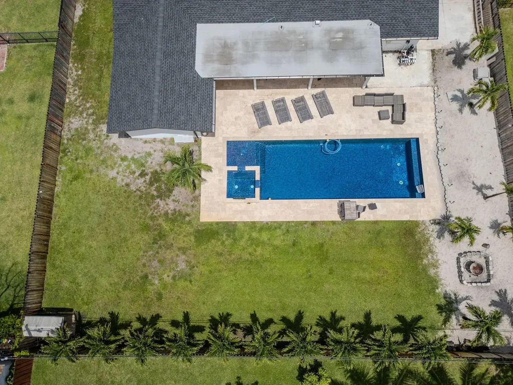 7520 NW 8th Court Plantation FL 33317
