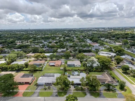 7520 NW 8th Court Plantation FL 33317