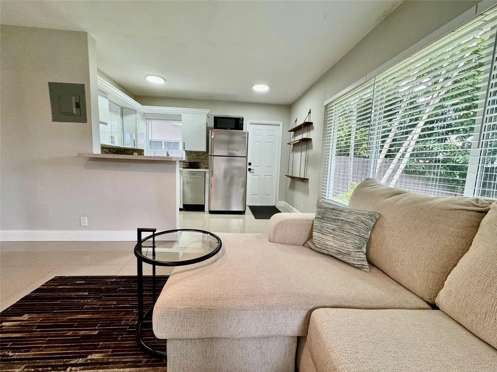 1005 NE 17th Court Fort Lauderdale FL 33305