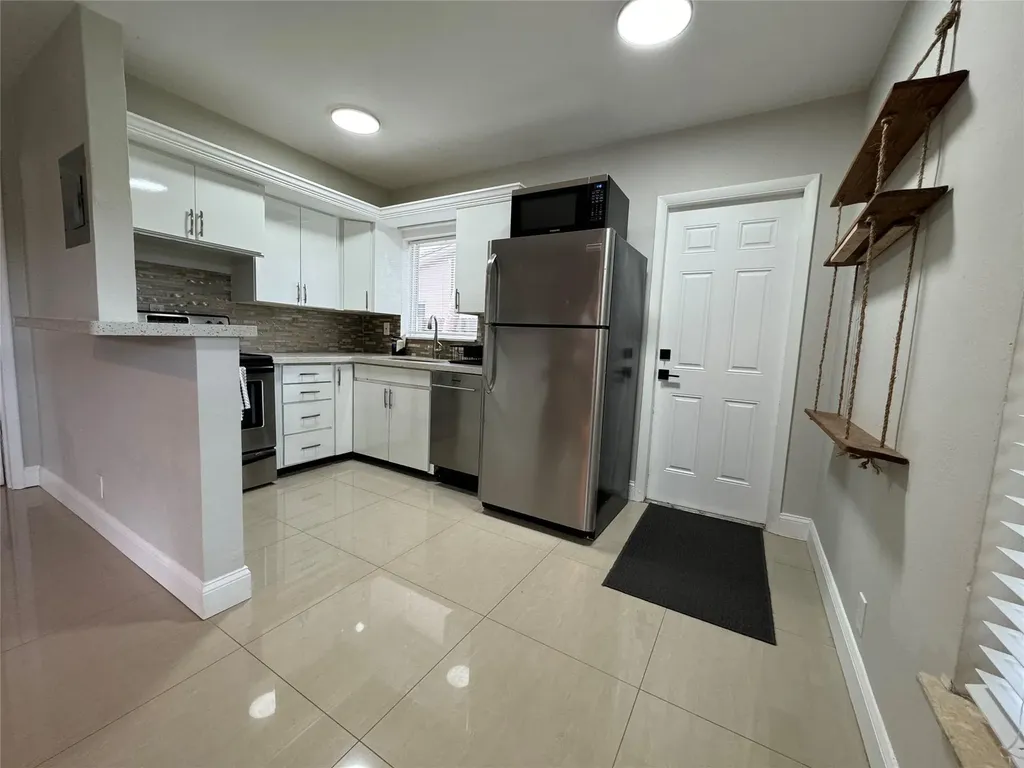 1005 NE 17th Court Fort Lauderdale FL 33305