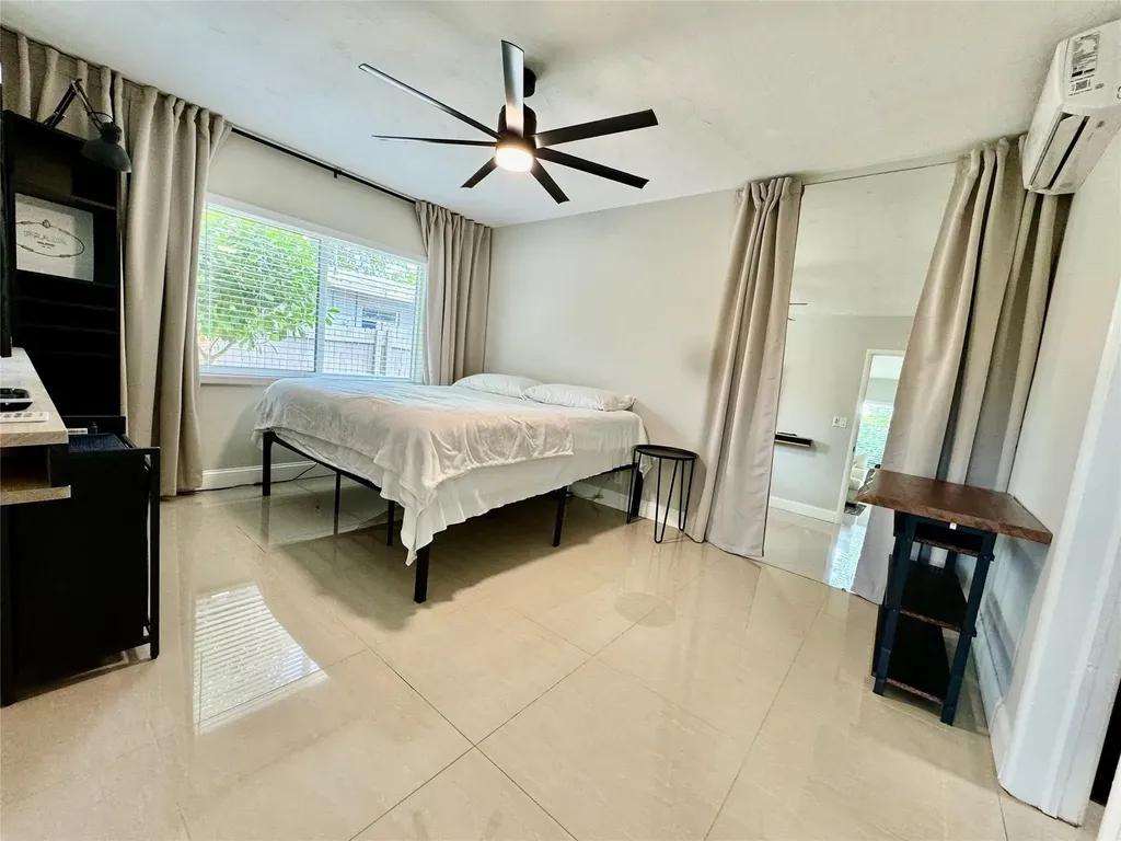1005 NE 17th Court Fort Lauderdale FL 33305