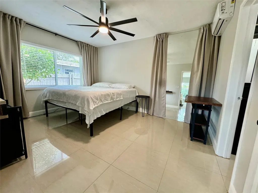 1005 NE 17th Court Fort Lauderdale FL 33305