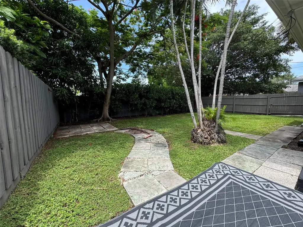 1005 NE 17th Court Fort Lauderdale FL 33305