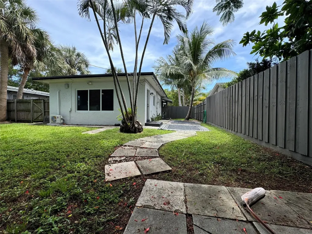 1005 NE 17th Court Fort Lauderdale FL 33305
