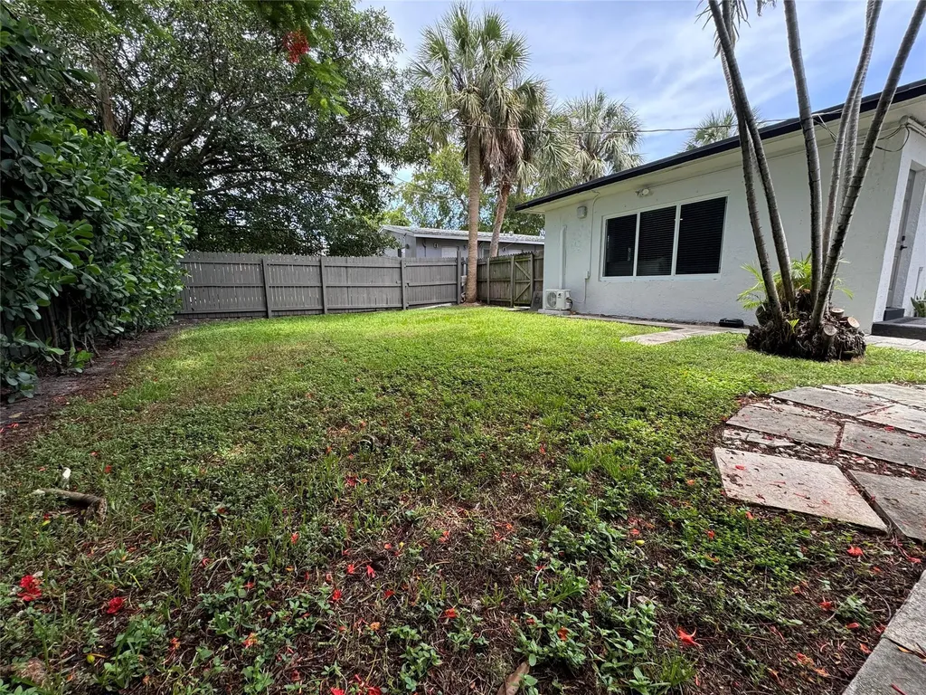 1005 NE 17th Court Fort Lauderdale FL 33305