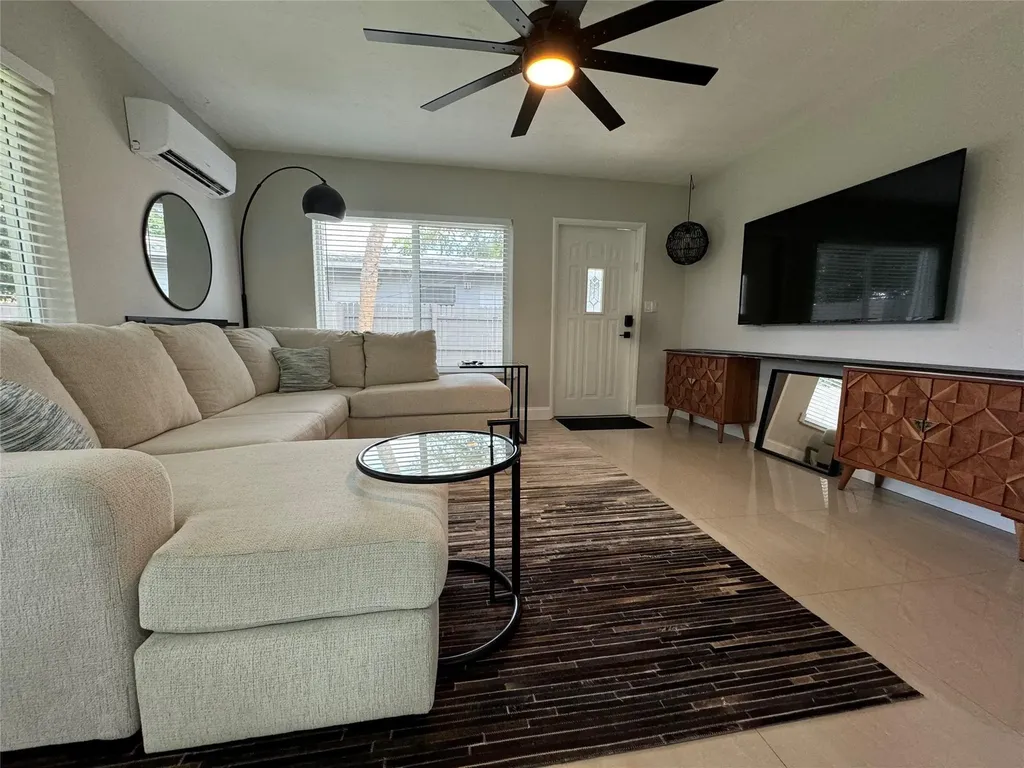 1005 NE 17th Court Fort Lauderdale FL 33305