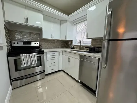 1005 NE 17th Court Fort Lauderdale FL 33305