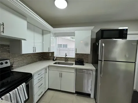 1005 NE 17th Court Fort Lauderdale FL 33305