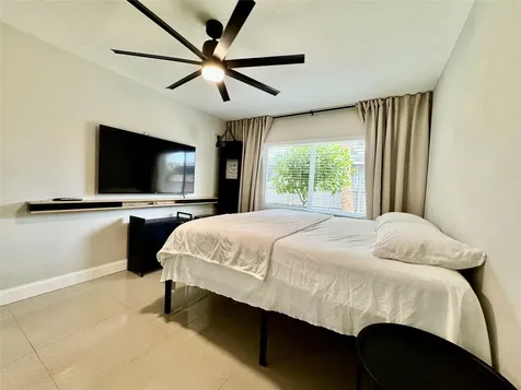 1005 NE 17th Court Fort Lauderdale FL 33305