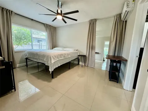 1005 NE 17th Court Fort Lauderdale FL 33305