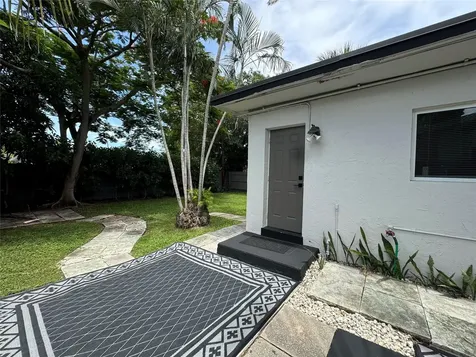 1005 NE 17th Court Fort Lauderdale FL 33305