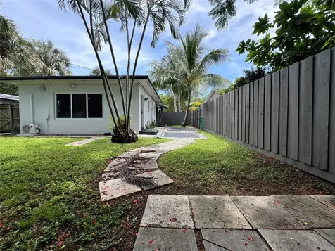 1005 NE 17th Court Fort Lauderdale FL 33305