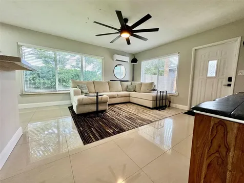 1005 NE 17th Court Fort Lauderdale FL 33305