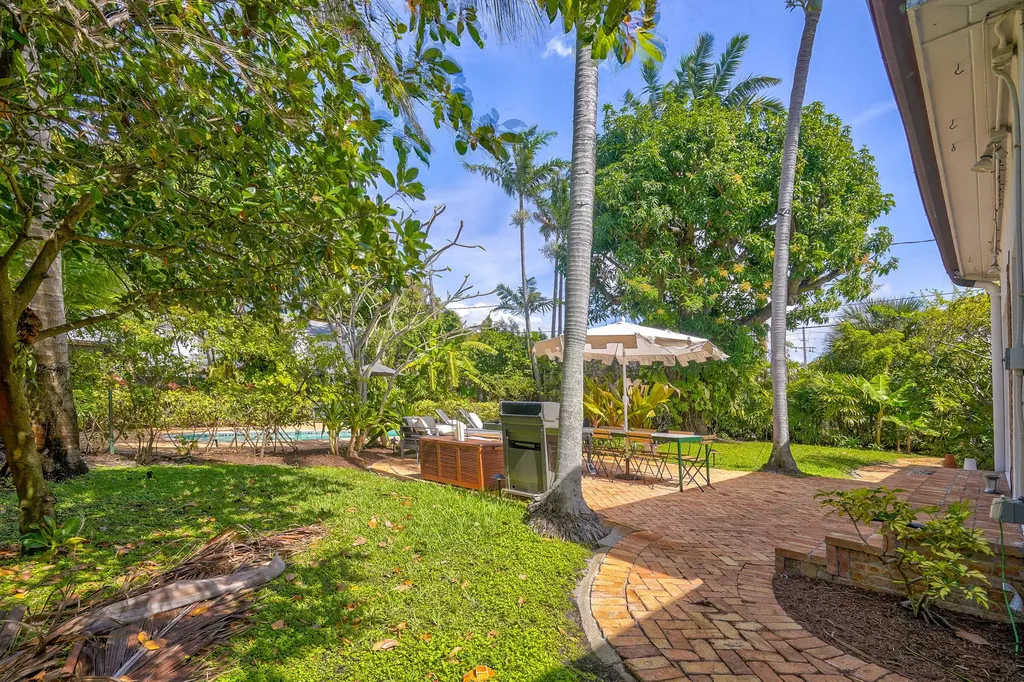 411 26th Street West Palm Beach FL 33407