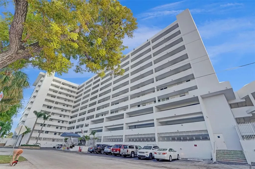 3100 NE 49th Street Fort Lauderdale FL 33308