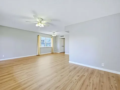 801 Flanders Q Delray Beach FL 33484