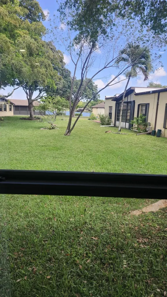 532 Briarwood Circle Hollywood FL 33024