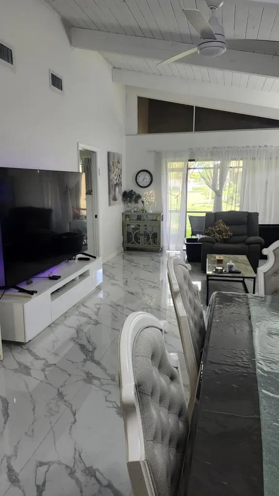 532 Briarwood Circle Hollywood FL 33024