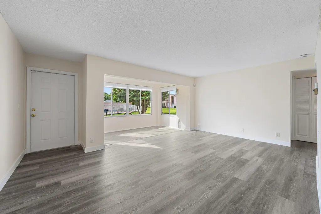 12386 Alternate A1a Palm Beach Gardens FL 33410